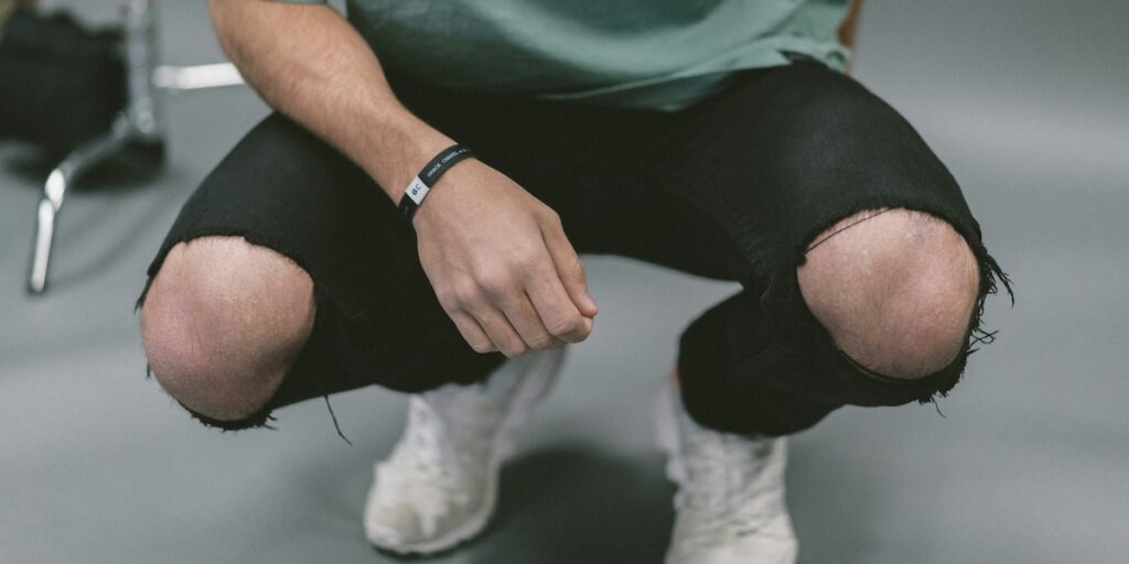 My Kneecap Dislocated. What Should I Do?